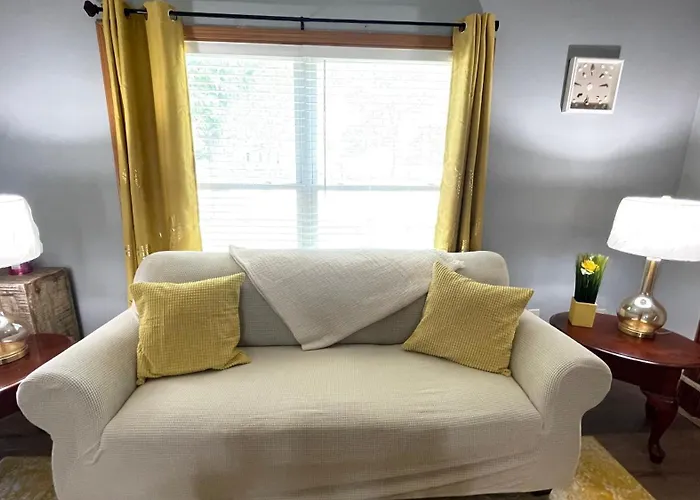 Luxx Guest House