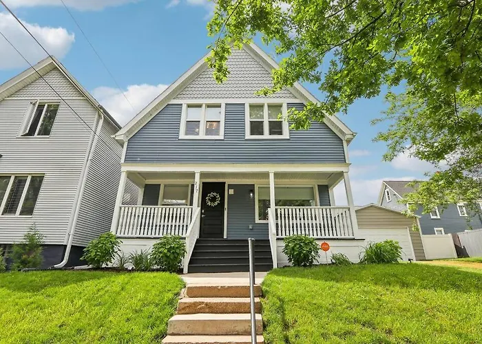 Historic Home In Brewers Hill With Hot Tub!
