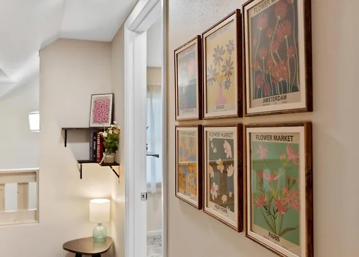 5 Bedrooms I Pet Friendly I Sleeps 12